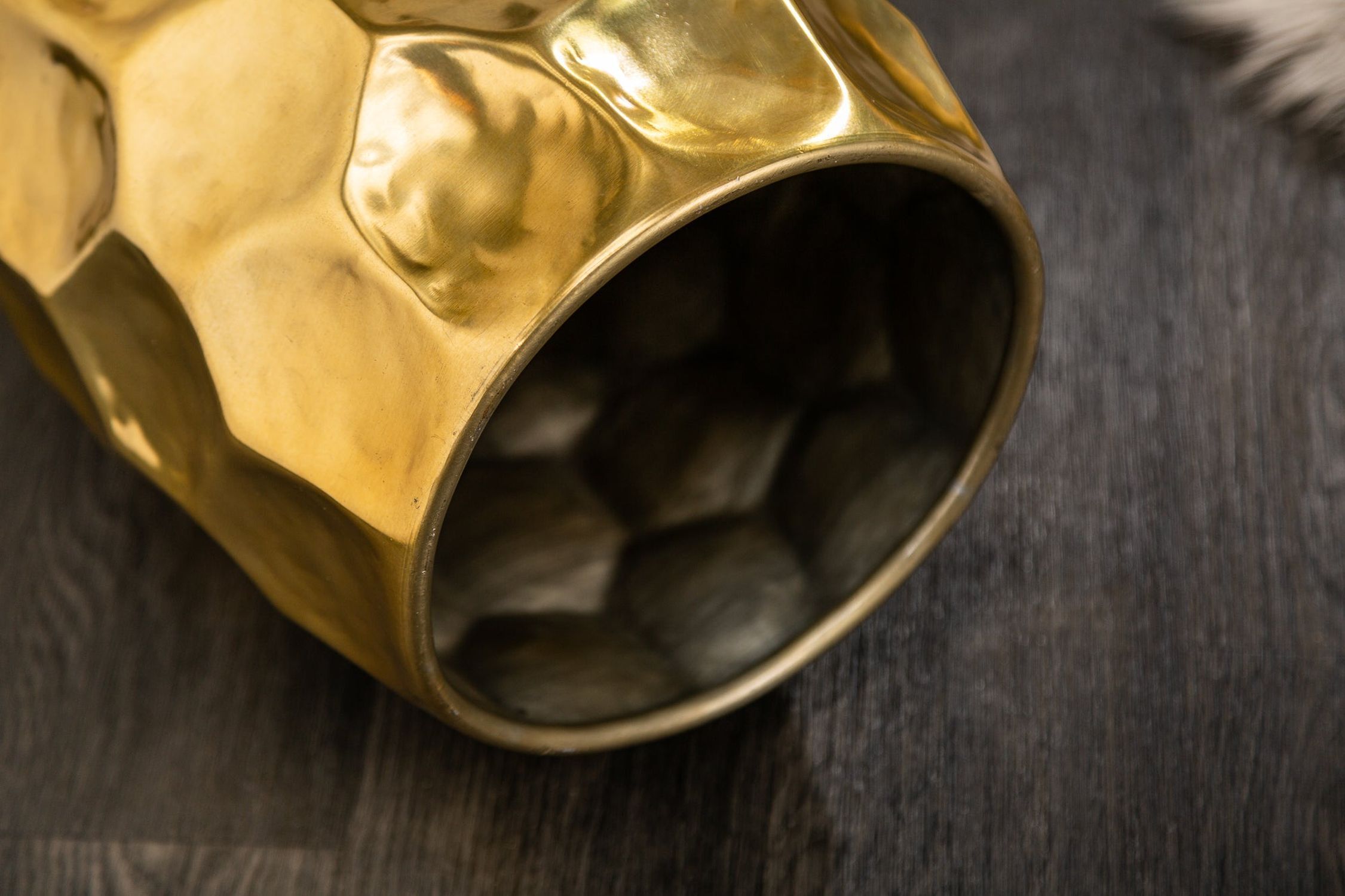 Beistelltisch Metall in Gold 30 x 30 cm Handarbeit