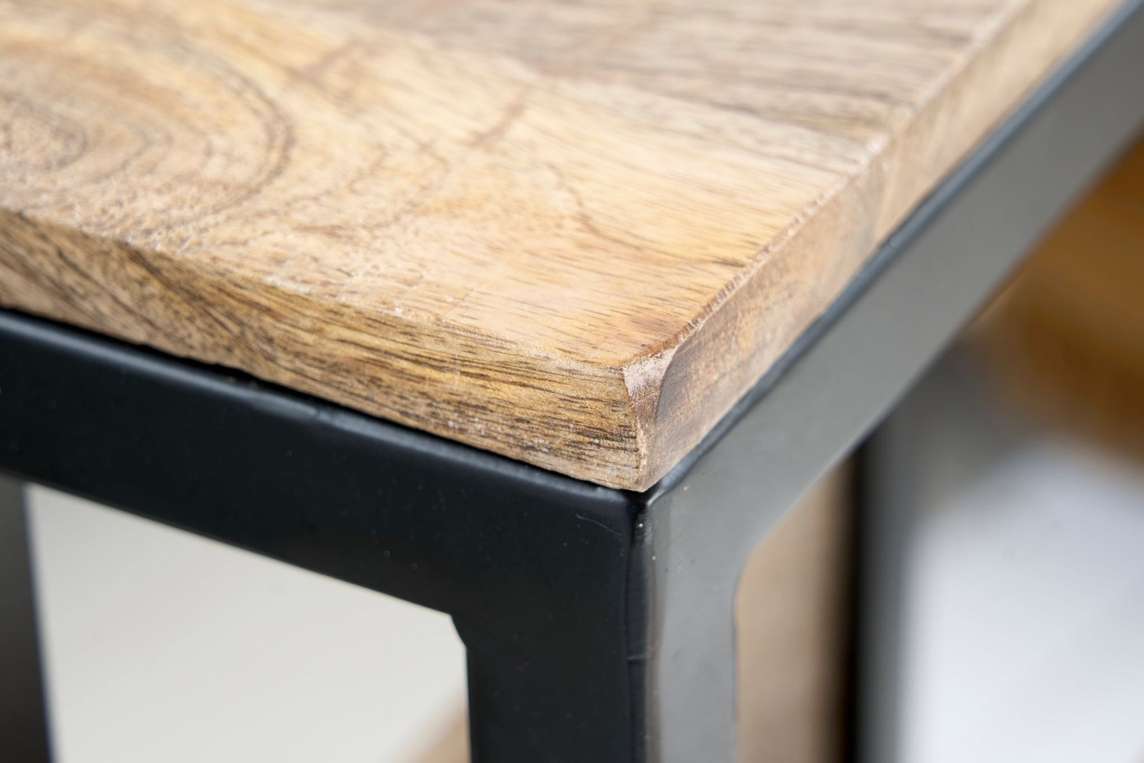 Beistelltisch Mango Holz Metall 45 x 30 cm C-Form