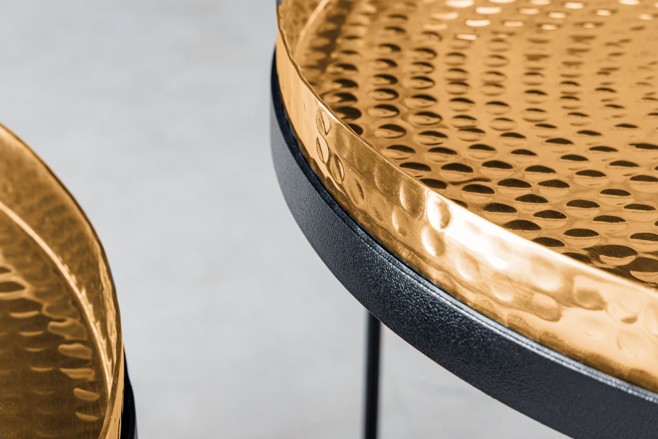 Beistelltisch 2er Set in Gold Schwarz mit Tablett Handarbeit