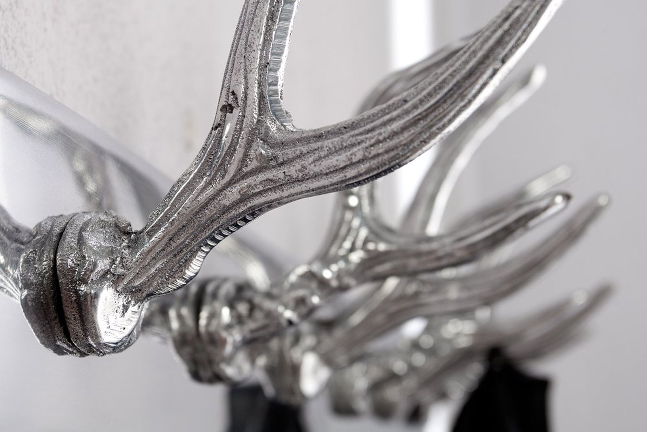 Wandgarderobe Geweih Optik Aluminium 50 cm in Silber