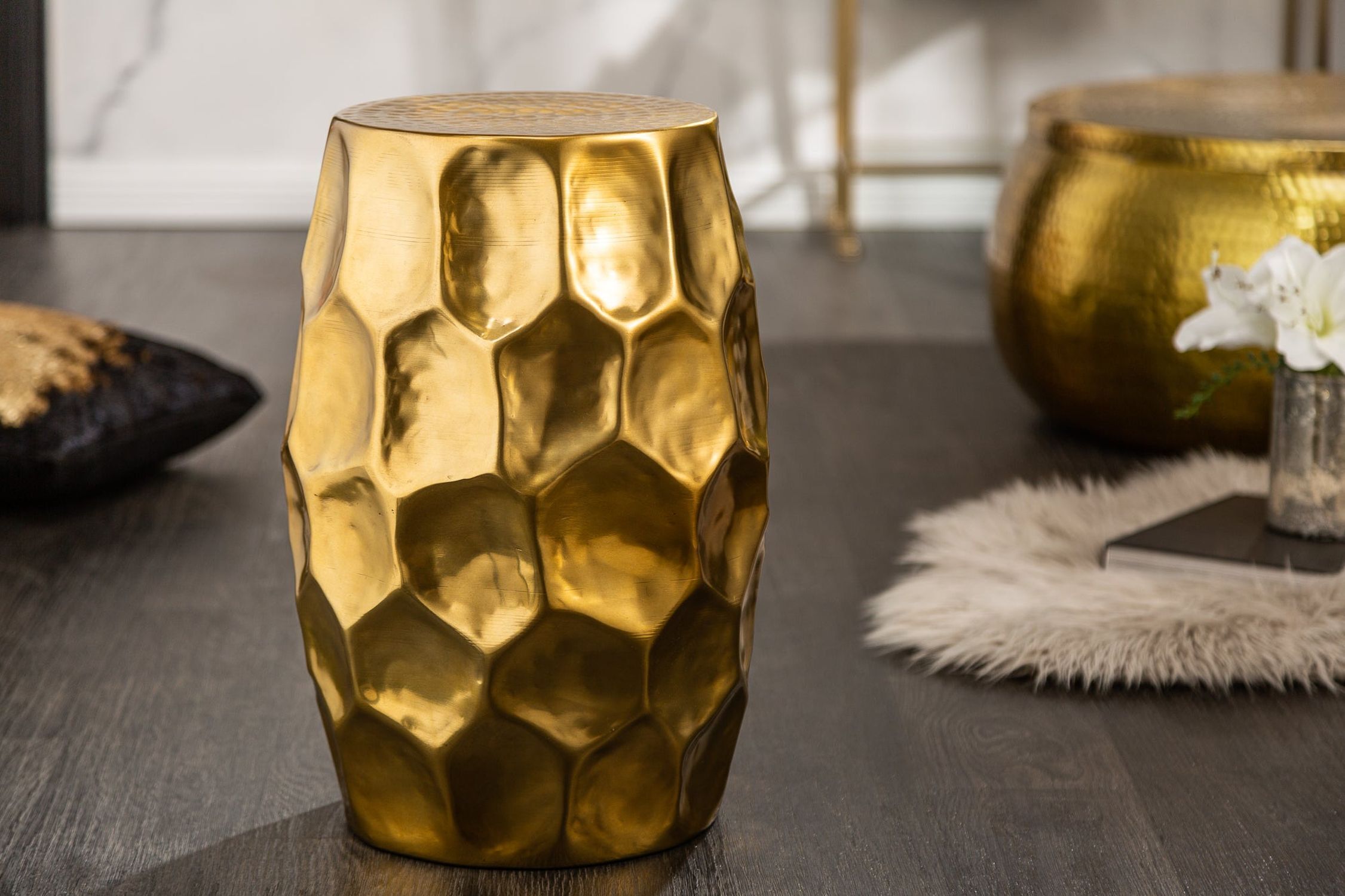 Beistelltisch Metall in Gold 30 x 30 cm Handarbeit
