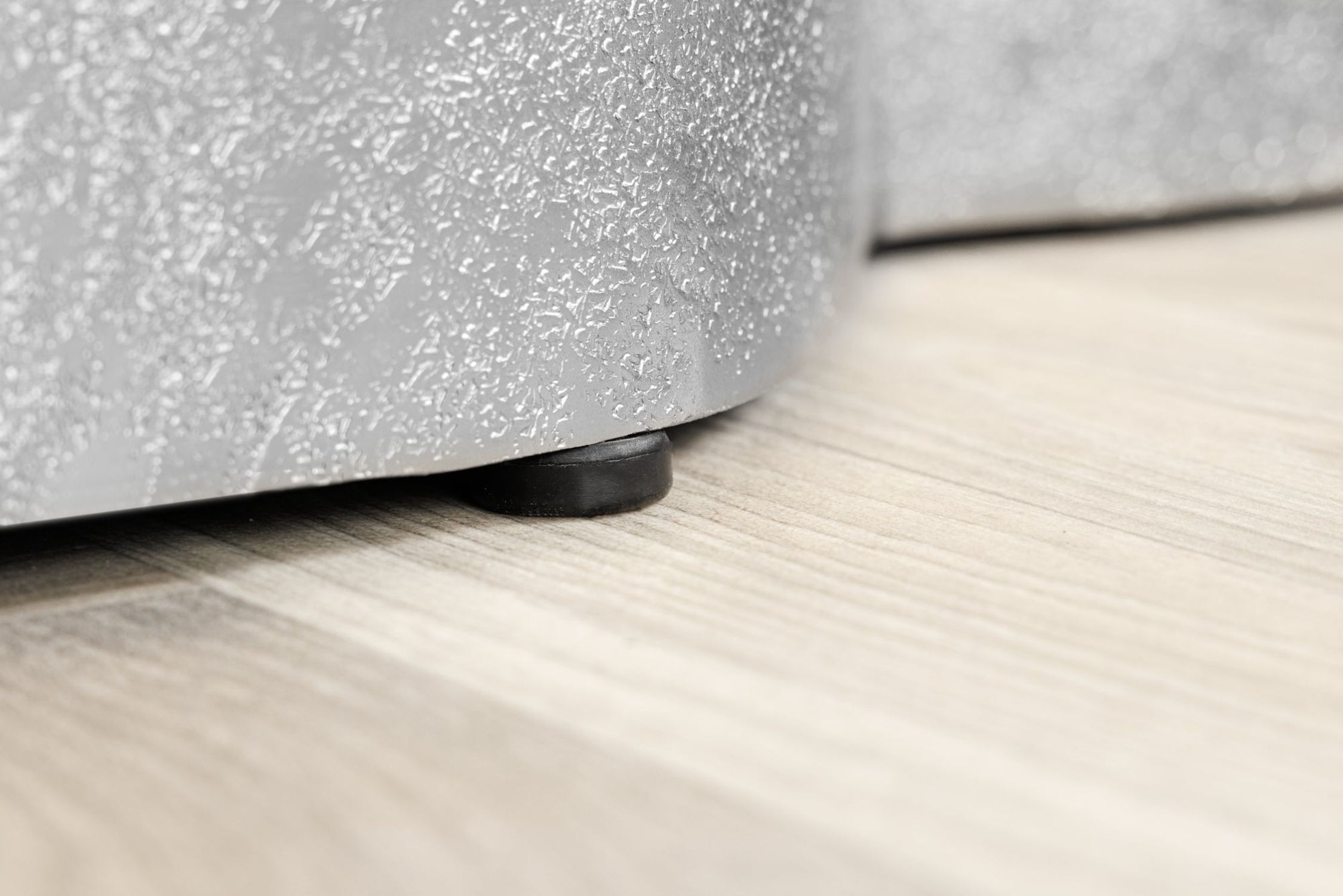 Couchtisch Metall in Silber 71 x 73 cm Handarbeit