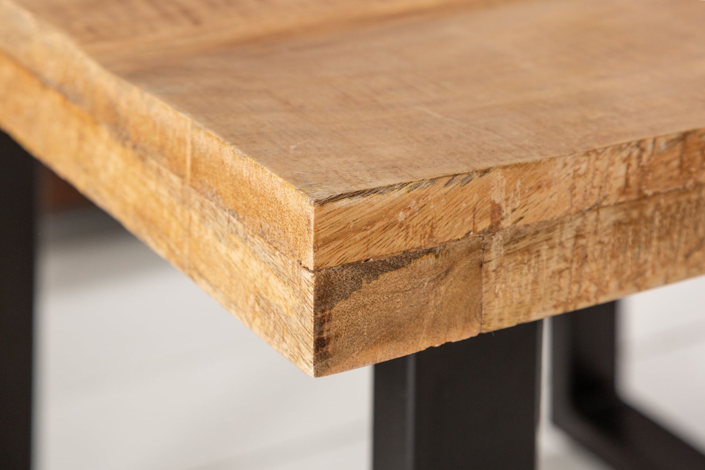 Couchtisch Mango Holz Metall 60 x 60 cm Kufengestell