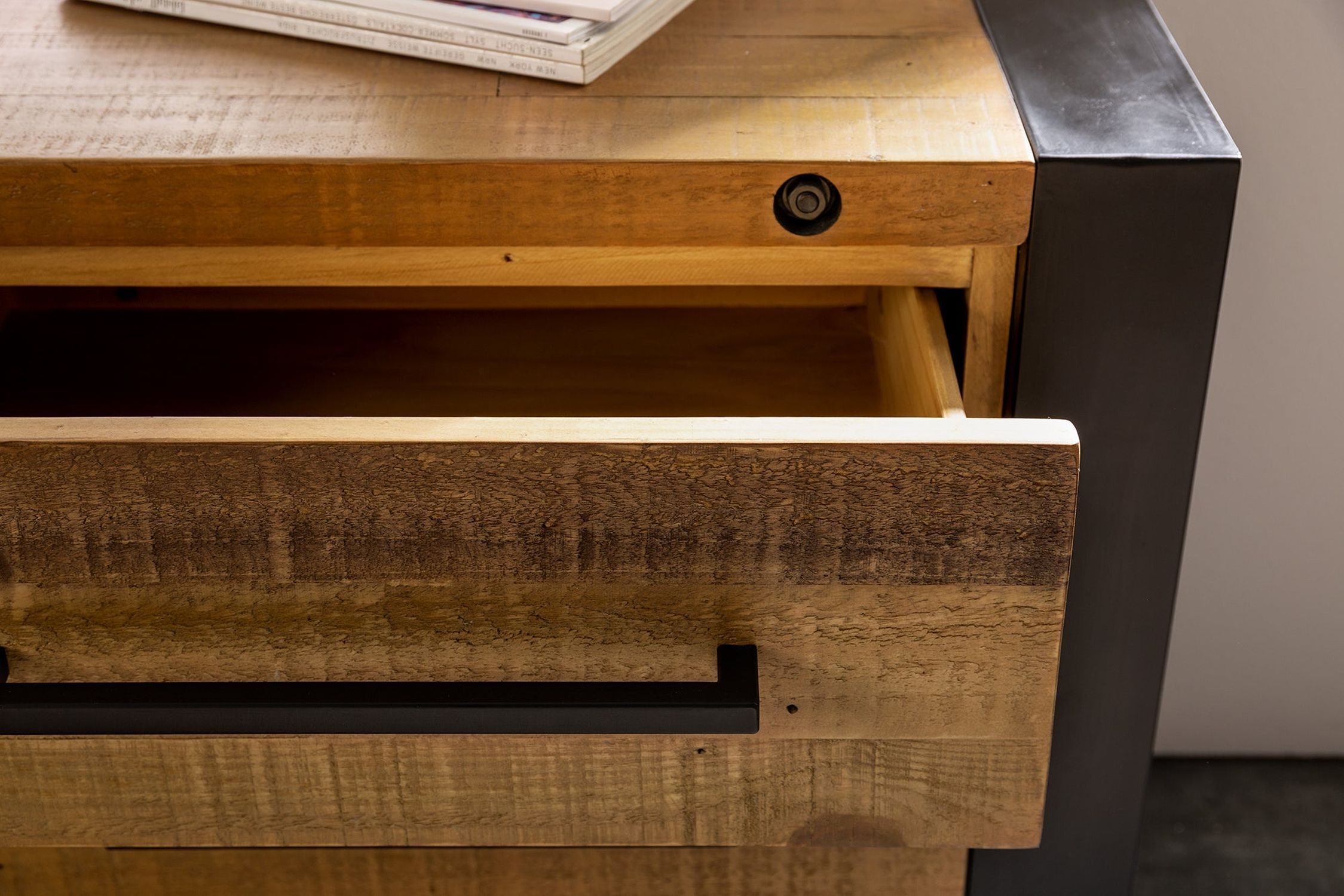 Großes Sideboard Holz Eisen 195 cm breit Industrial Design