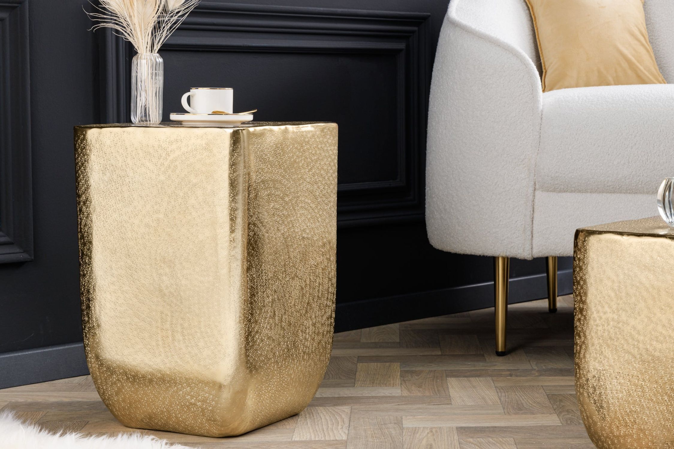 Beistelltisch Metall in Gold 31 x 31 cm Handarbeit
