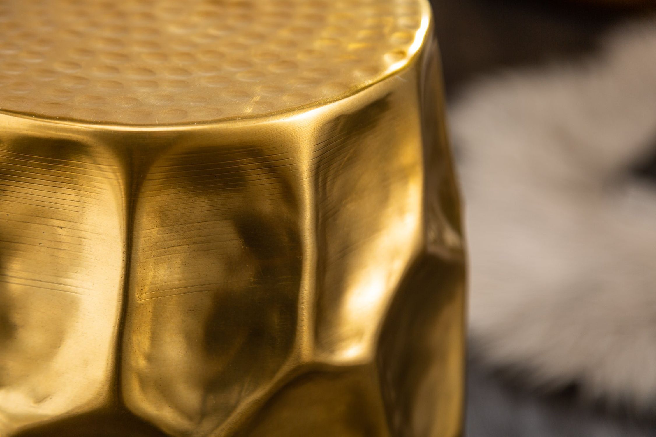 Beistelltisch Metall in Gold 30 x 30 cm Handarbeit