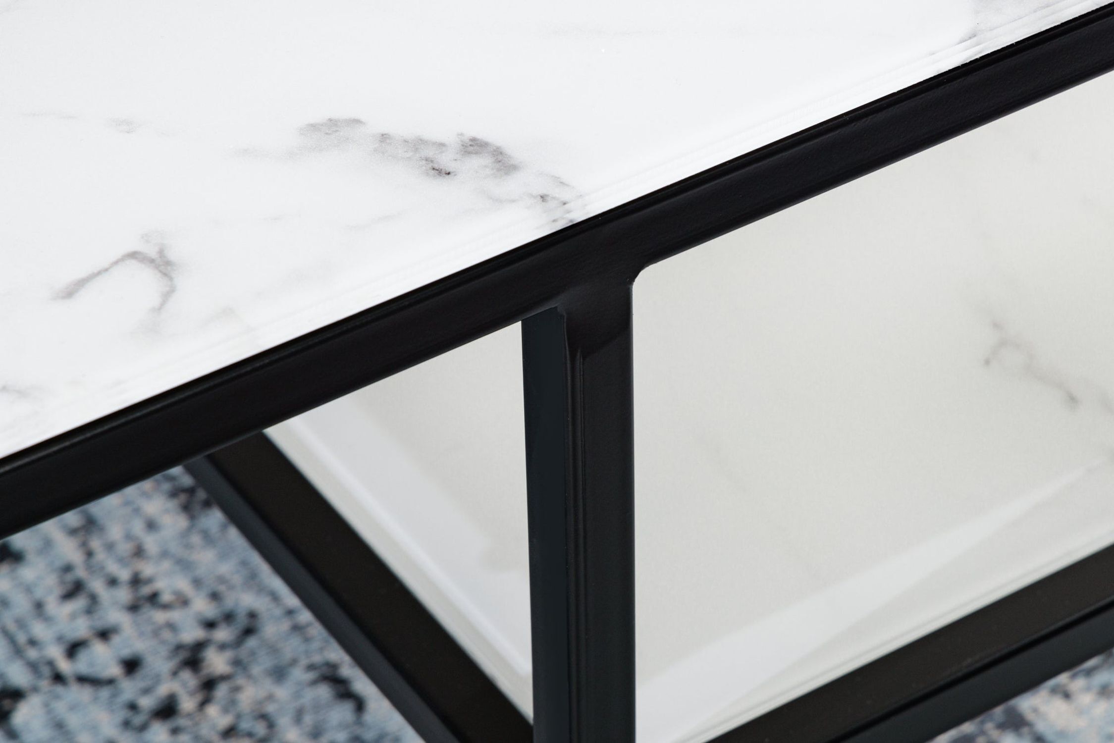 Couchtisch Hartglas Metall in Weiß Schwarz 90x60 cm