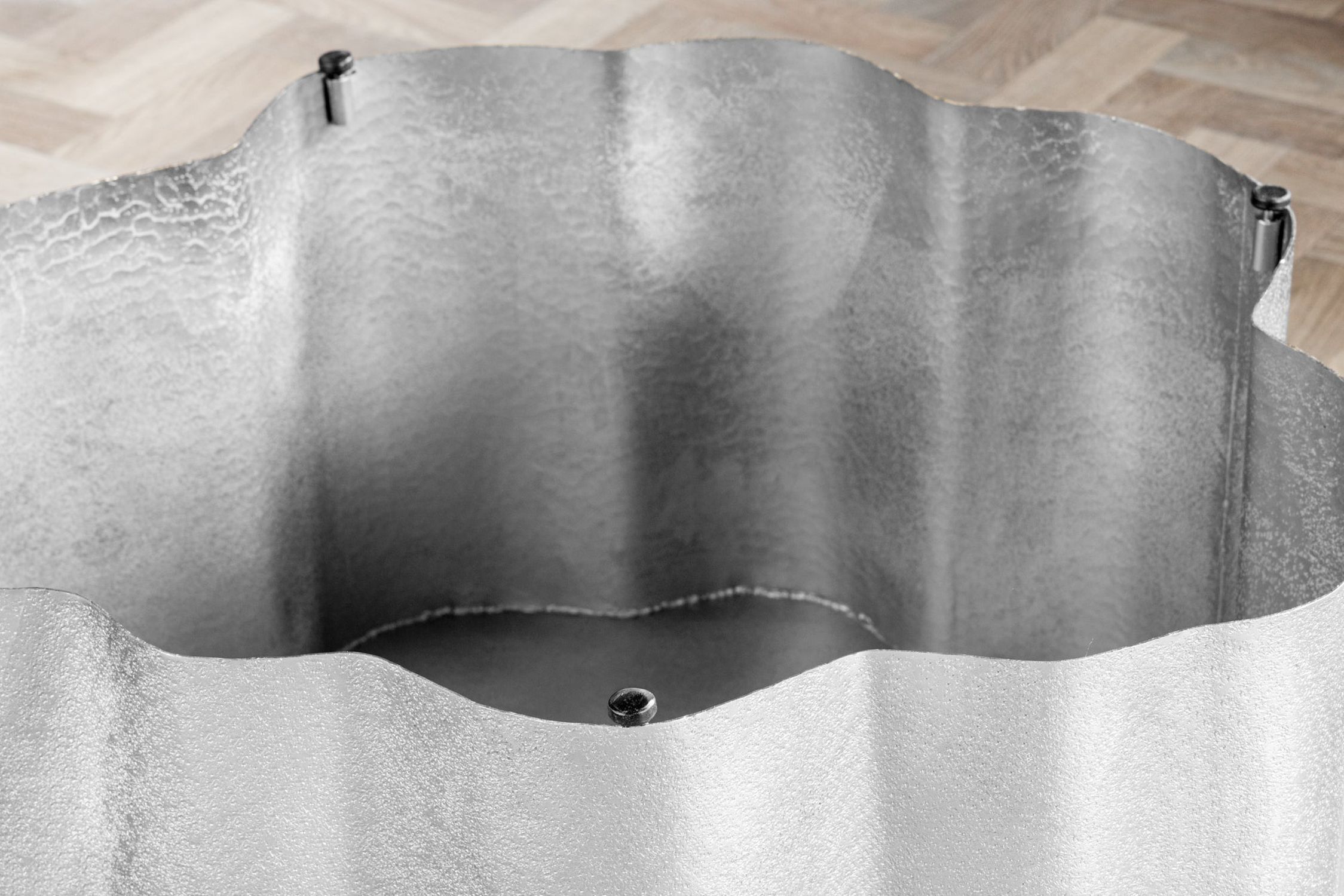 Couchtisch Metall in Silber 71 x 73 cm Handarbeit