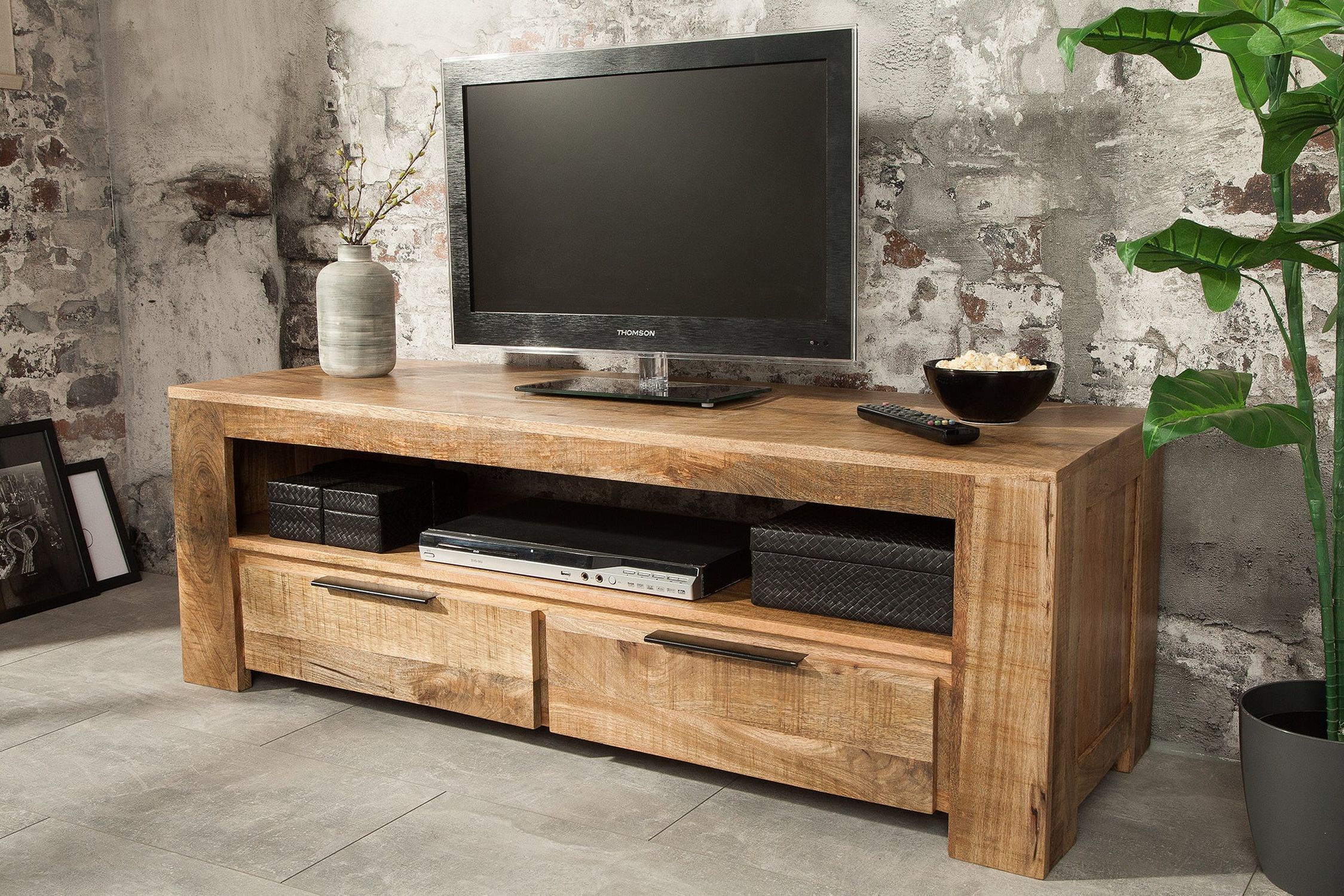 TV Lowboard 130 cm breit Massivholz Handarbeit Modern