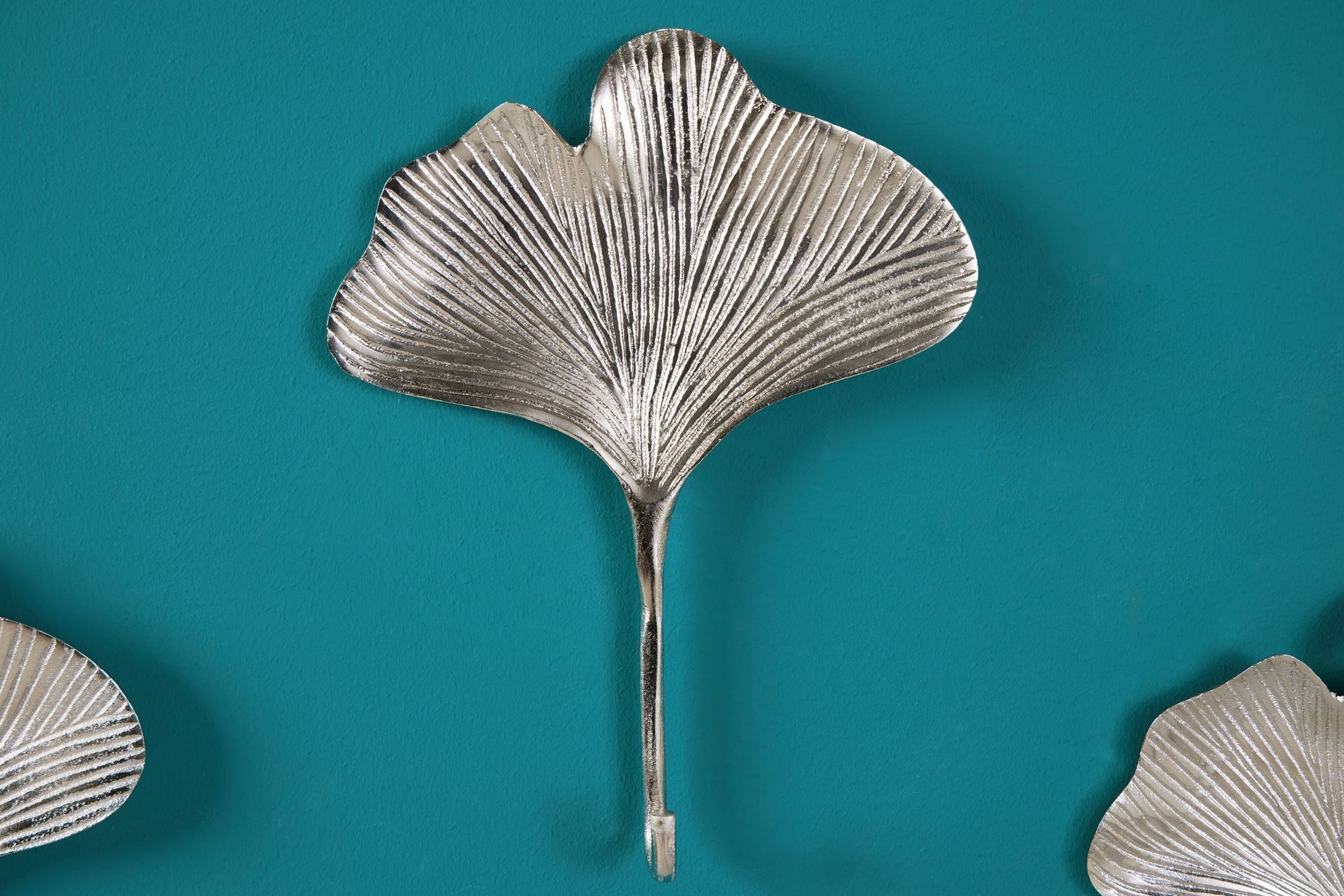 Wandgarderobe Metall Handarbeit in Silber Ginko Design
