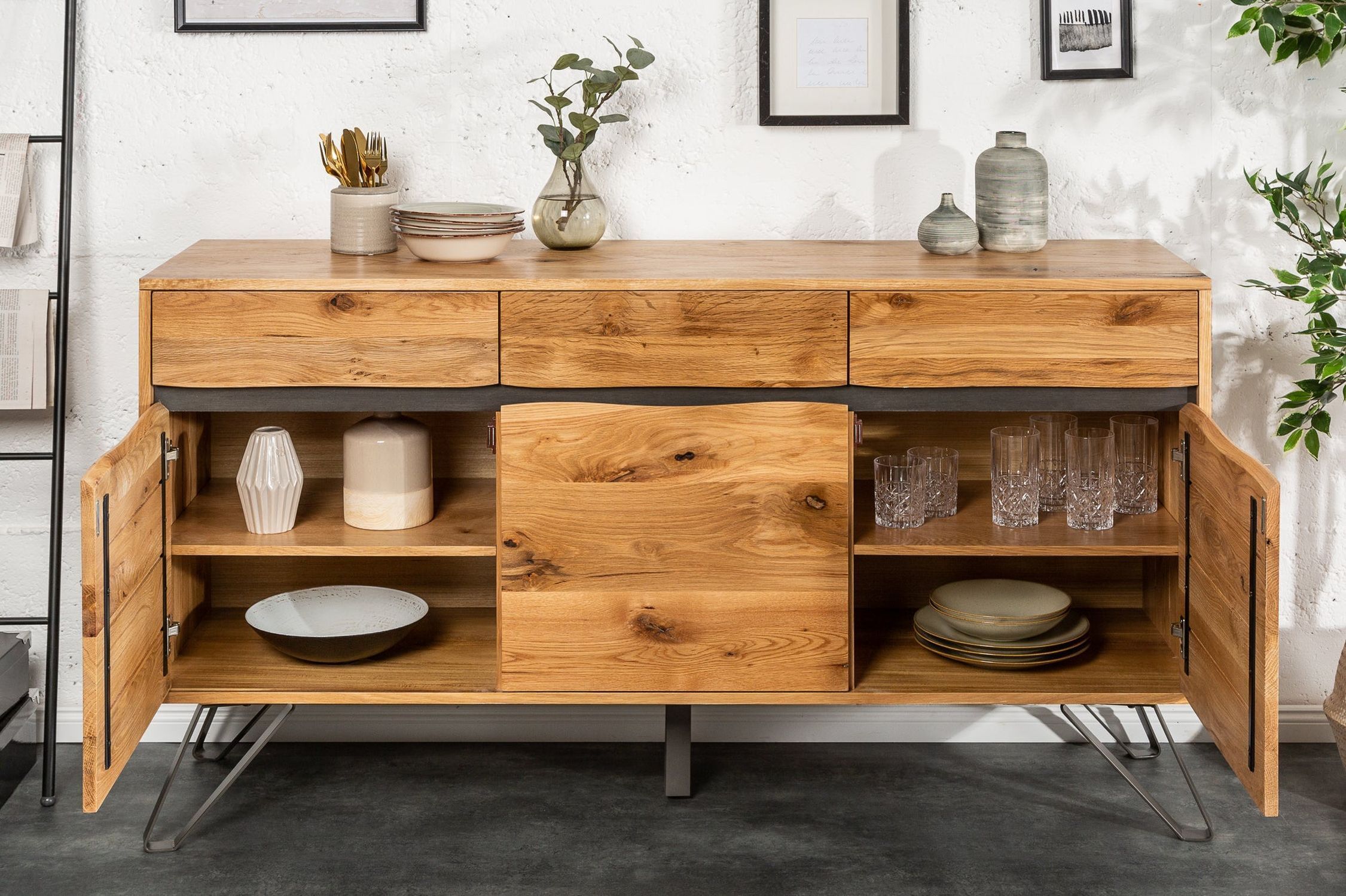 Sideboard Wildeiche Furnier Metall 160 cm mit Baumkante