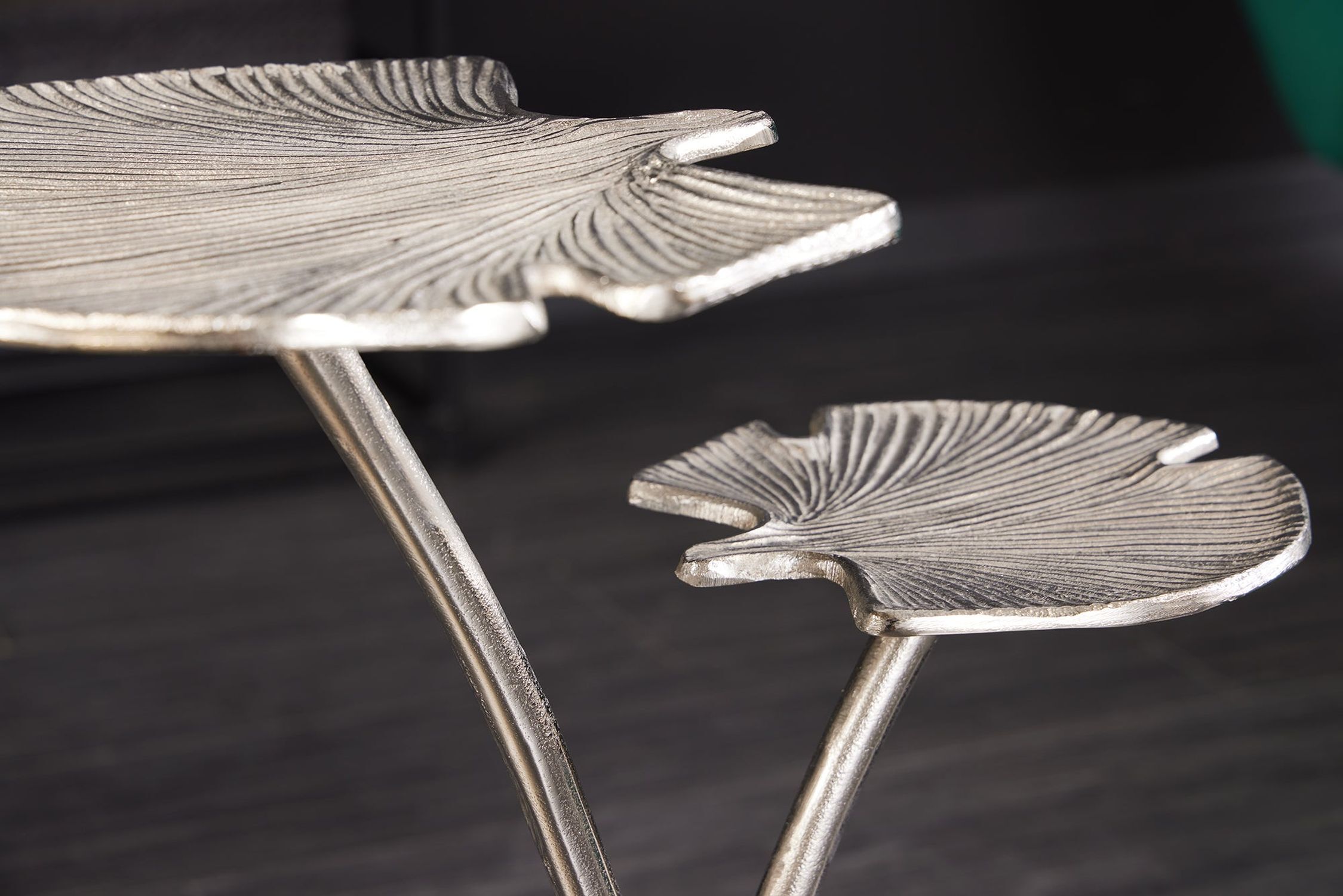 Beistelltisch Metall in Silber 50x32 cm Handarbeit