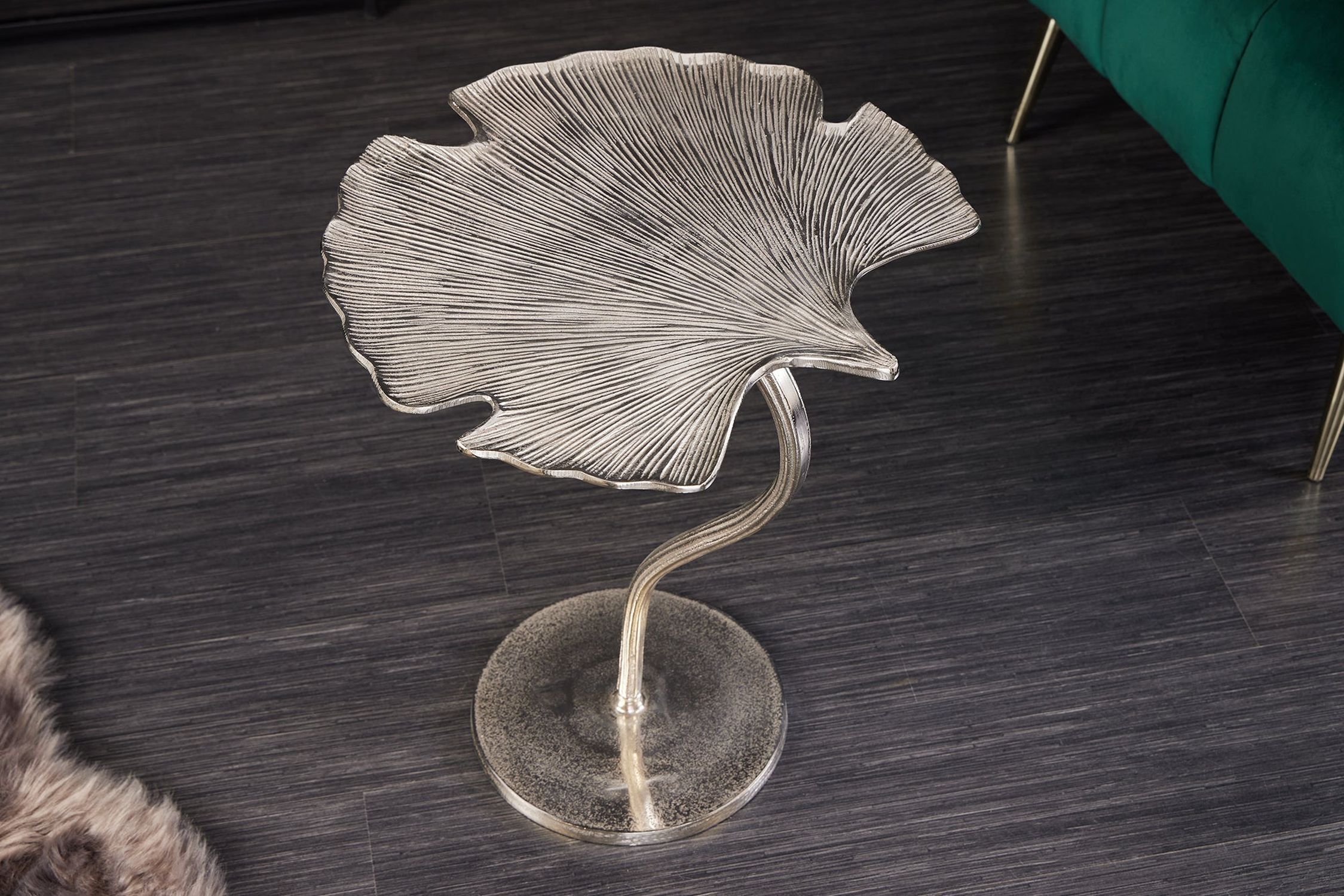 Beistelltisch Metall in Silber 46x43 cm Handarbeit