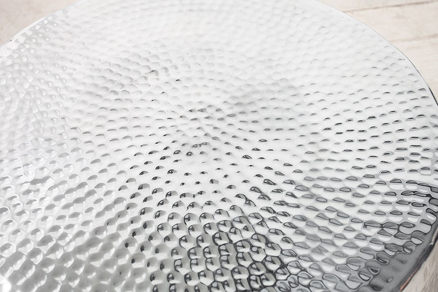Couchtisch Aluminium Hammerschlag Ø 60 cm in Silber