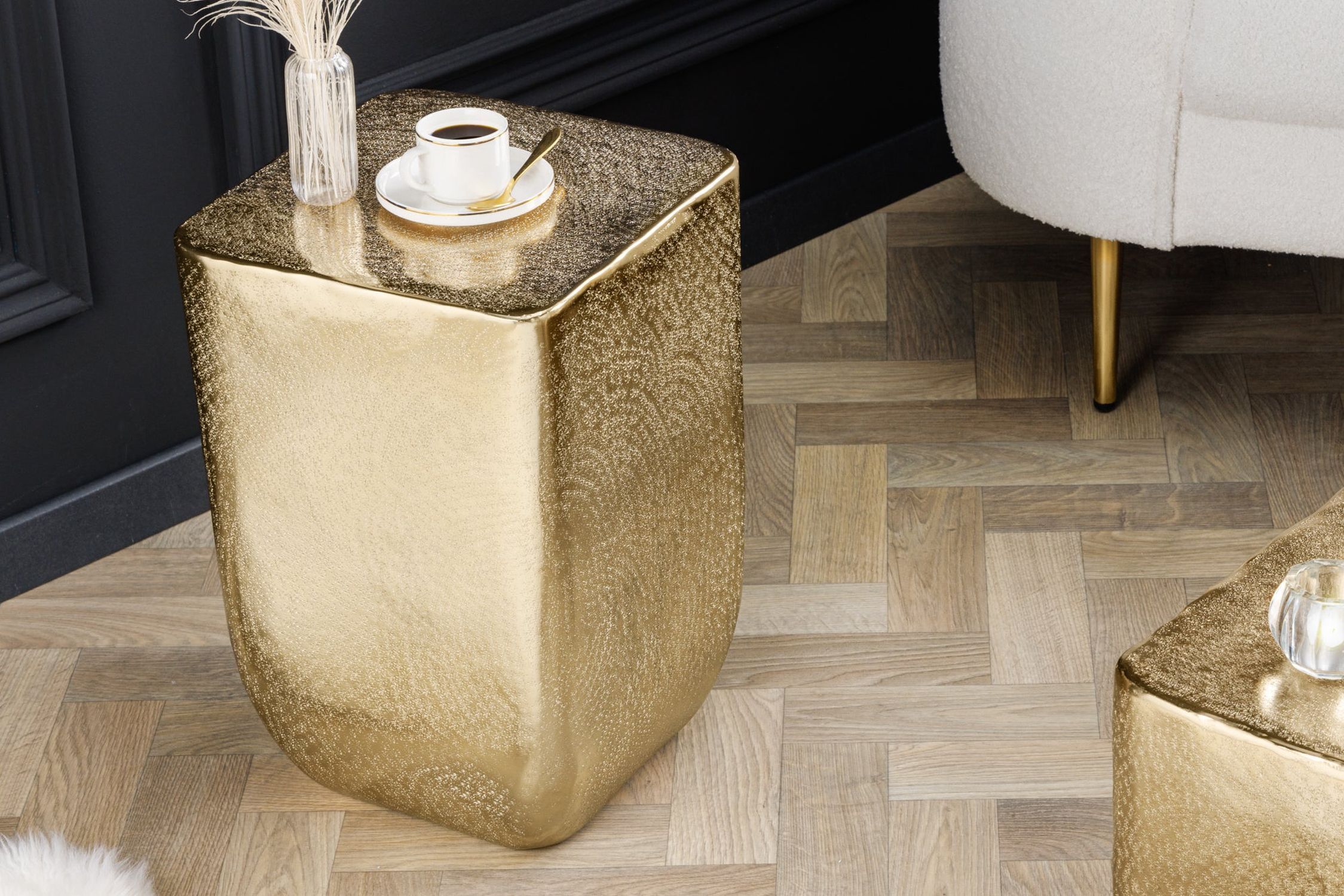 Beistelltisch Metall in Gold 31 x 31 cm Handarbeit
