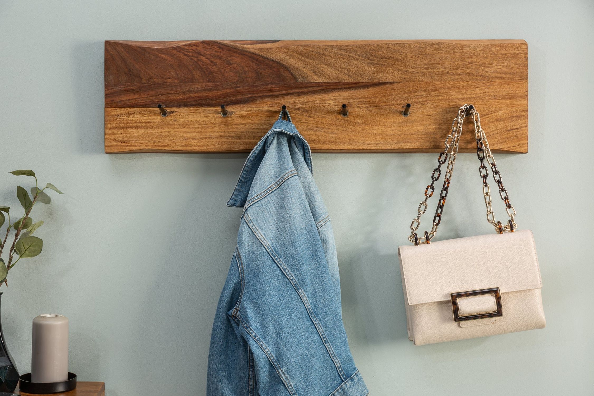 Hartholz, Holz, Innenarchitektur, Gebeiztes Holz, Kleiderständer